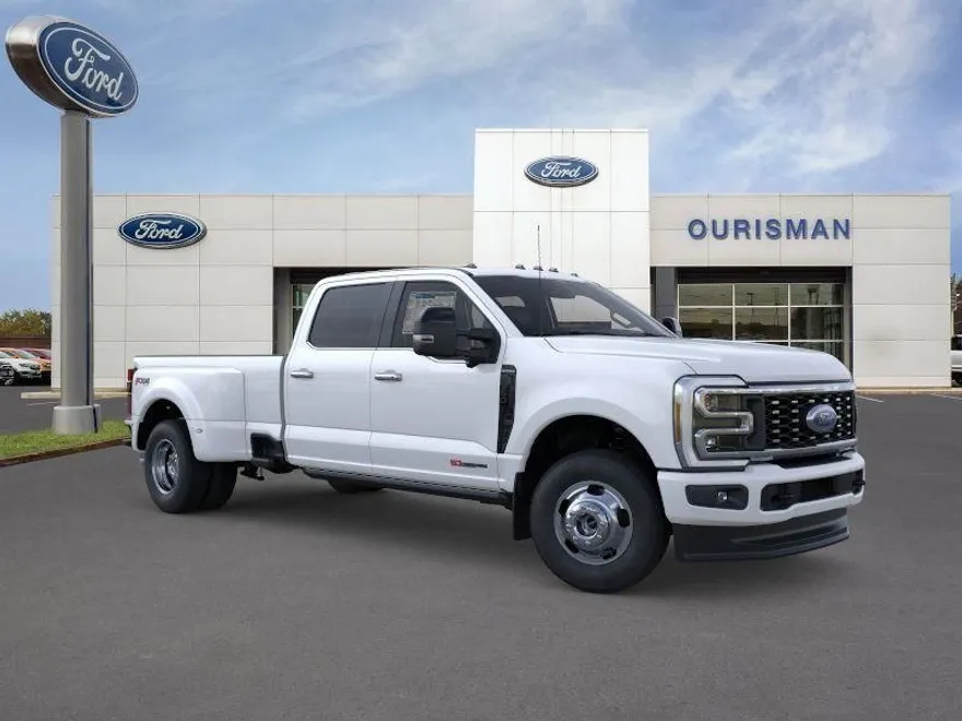 2025 Ford F-350 Platinum photo 1
