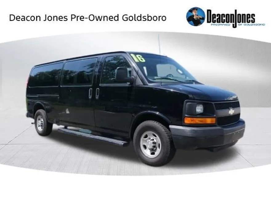 2016 Chevrolet Express Passenger LS photo 1