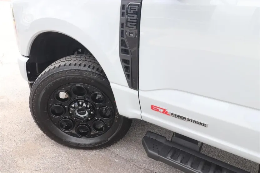 2026 Ford F-250 Lariat photo 1