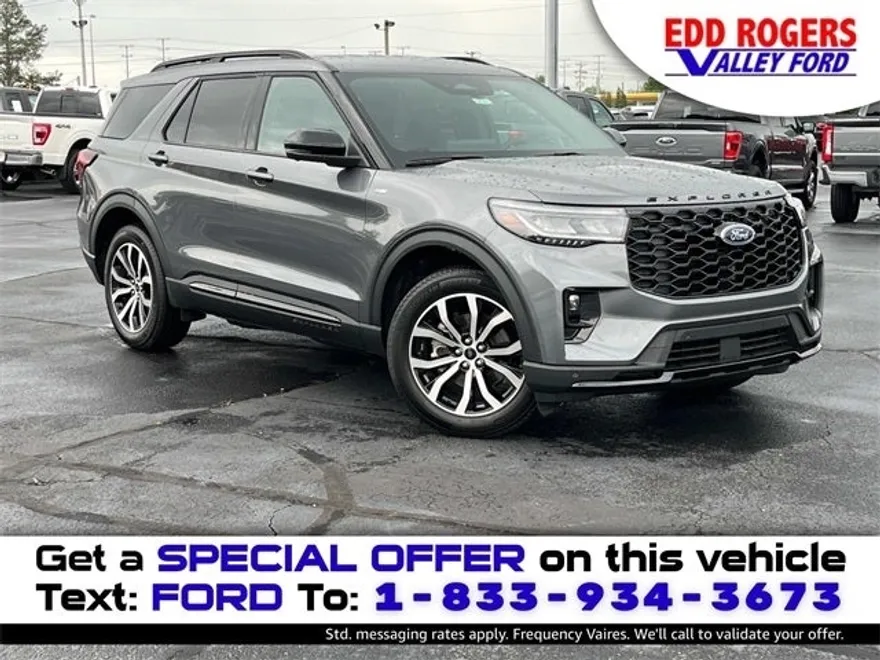 2025 Ford Explorer ST-Line photo 1