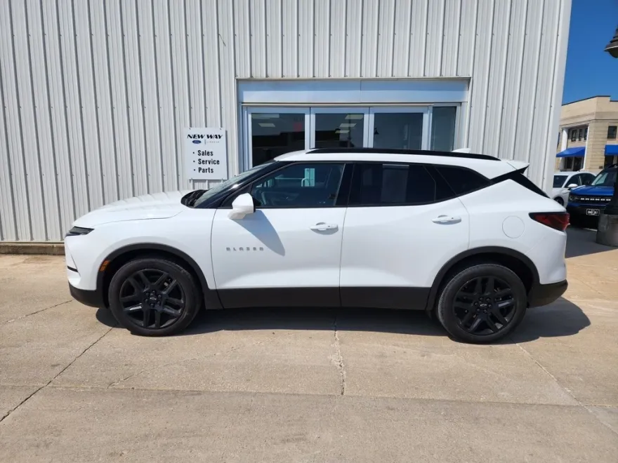 2023 Chevrolet Blazer 2LT photo 1