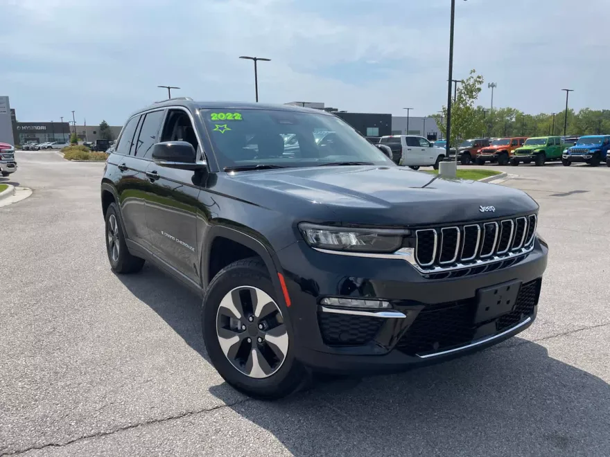2022 Jeep Cherokee Limited 4xe photo 1