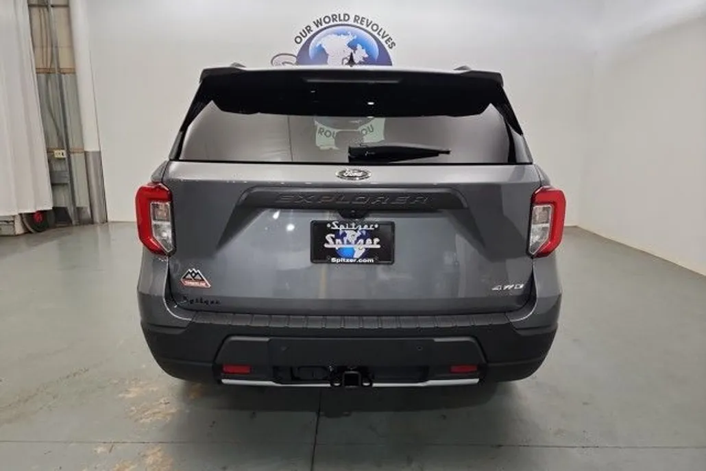 2024 Ford Explorer Timberline photo 1