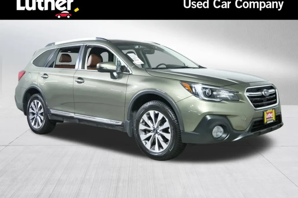 2019 Subaru Outback Touring photo 1