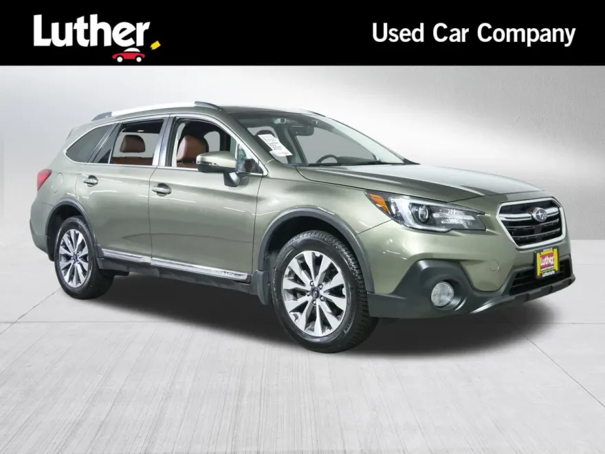 2019 Subaru Outback Touring photo 1
