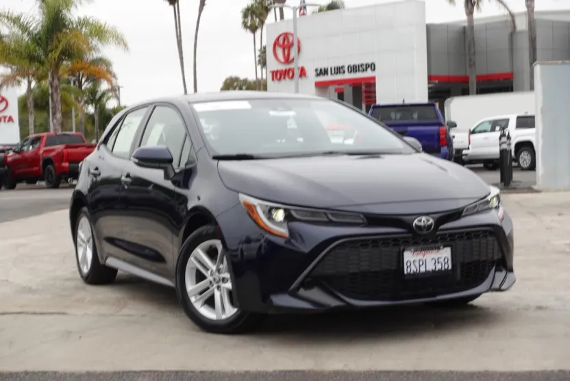 2021 Toyota Corolla SE photo 1