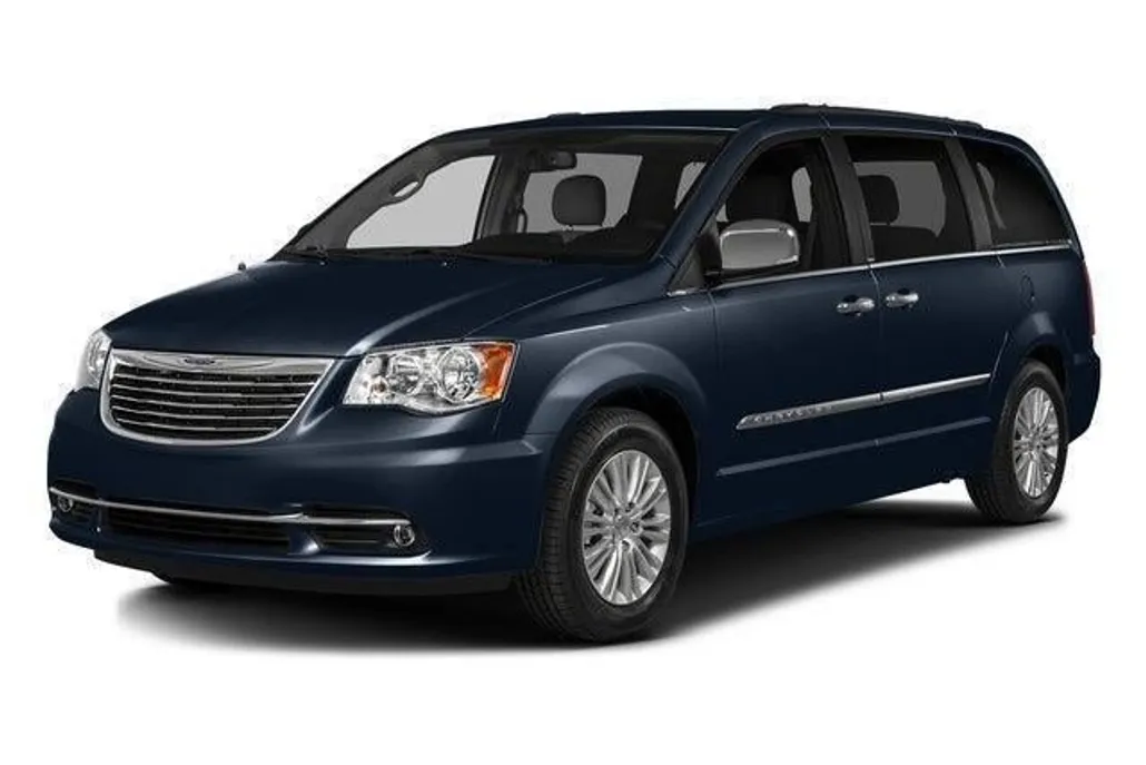 2016 Chrysler Town & Country photo 1