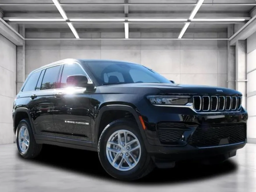 2025 Jeep Grand Cherokee Laredo X photo 1