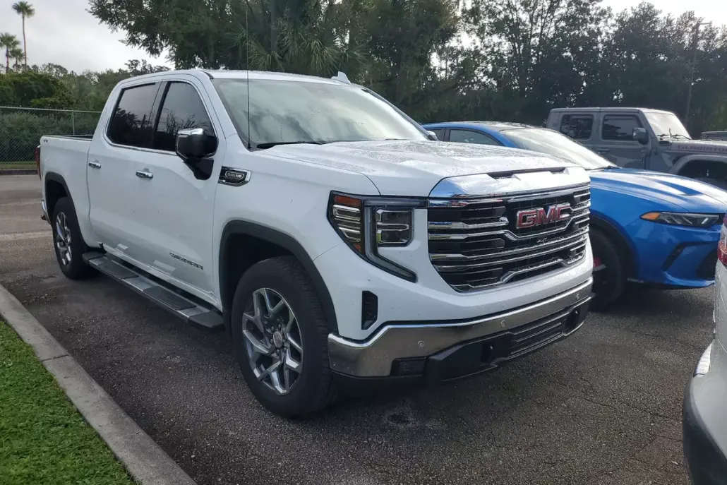 2022 Gmc Sierra 1500 SLT photo 1