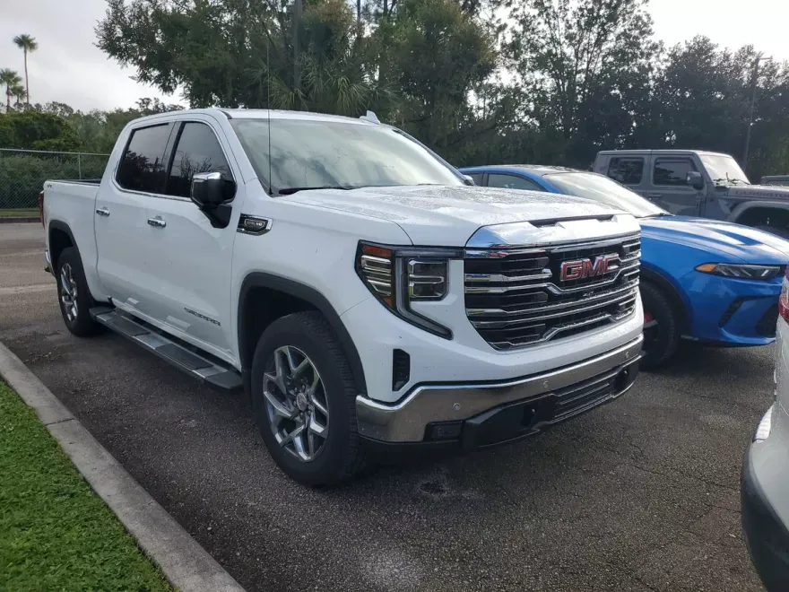2022 Gmc Sierra 1500 SLT photo 1