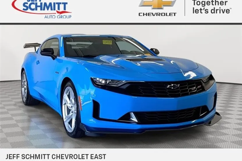 2022 Chevrolet Camaro LT1 photo 1