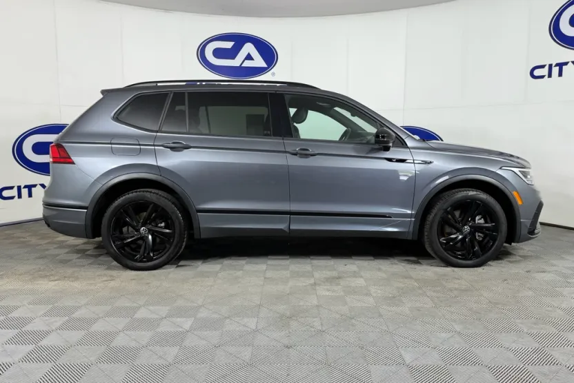 2024 Volkswagen Tiguan SE R-Line Black photo 1