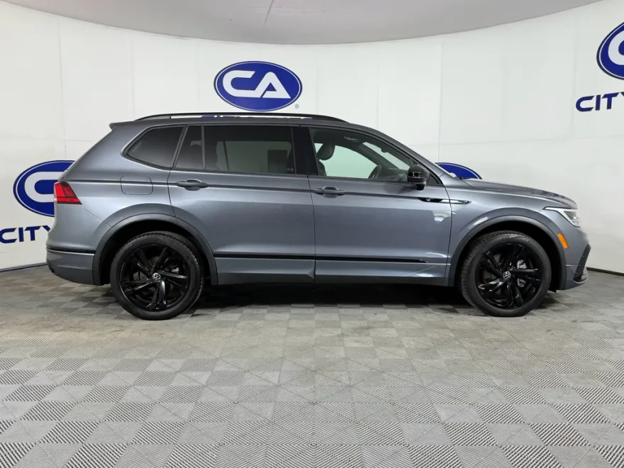 2024 Volkswagen Tiguan SE R-Line Black photo 1