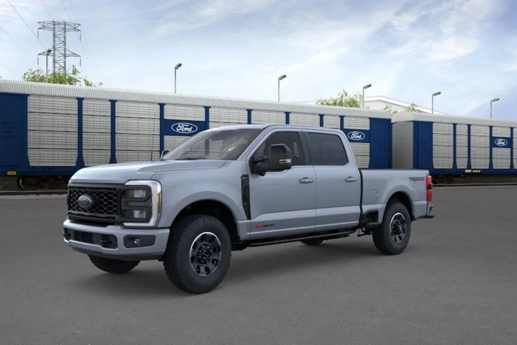 2025 Ford F-350 Lariat photo 1