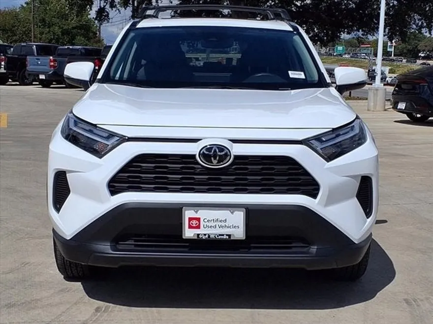2025 Toyota RAV4 XLE photo 1