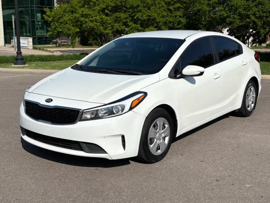 2017 Kia Forte LX Base photo 1