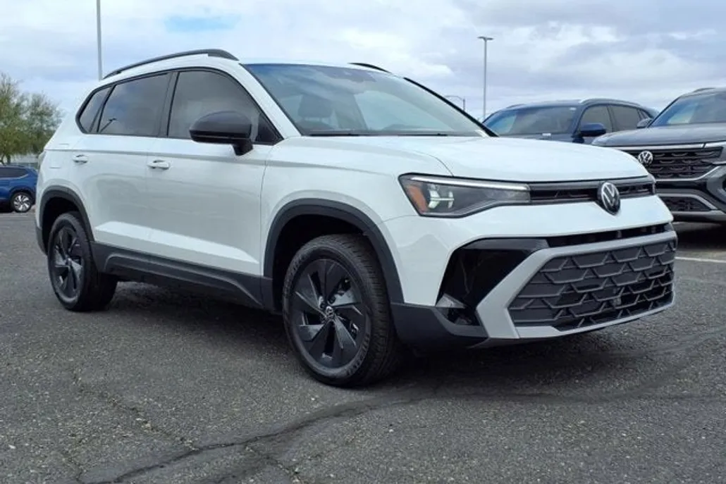2025 Volkswagen Taos S photo 1