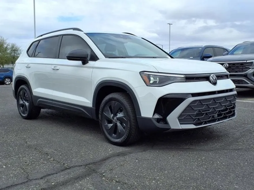 2025 Volkswagen Taos S photo 1