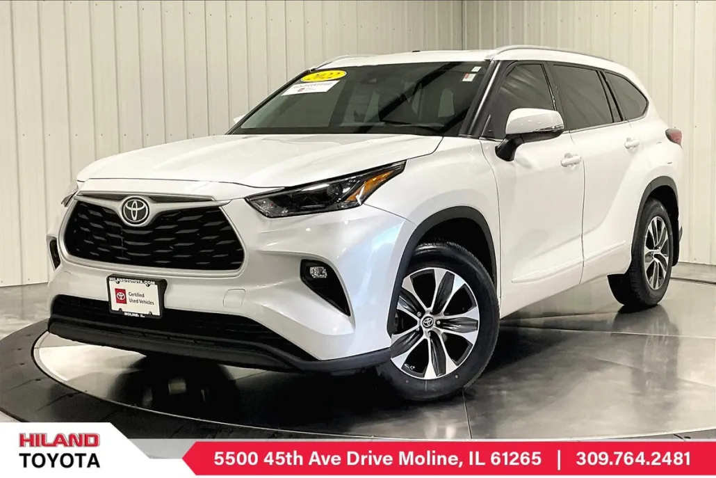 2022 Toyota Highlander XLE photo 1