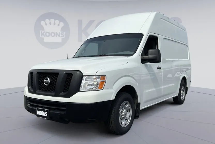 2014 Nissan NV2500 HD SV photo 1