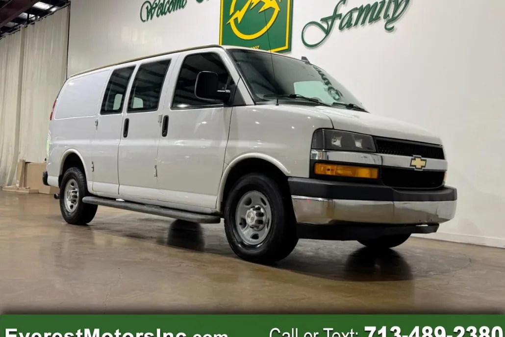 2019 Chevrolet Express Cargo Van 2500 photo 1