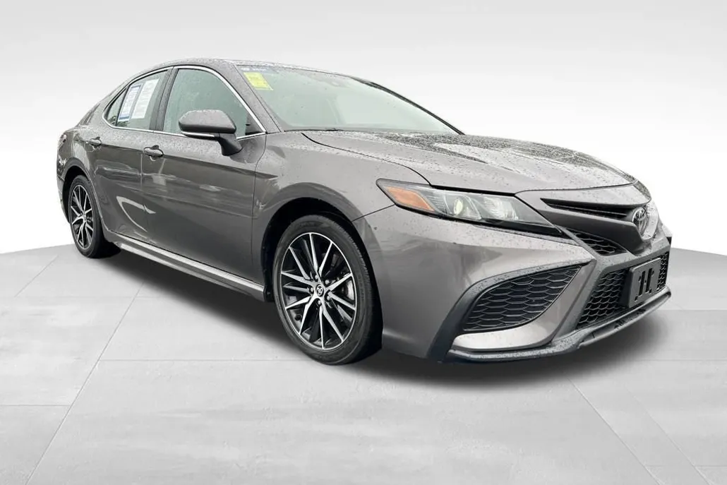 2023 Toyota Camry SE photo 1