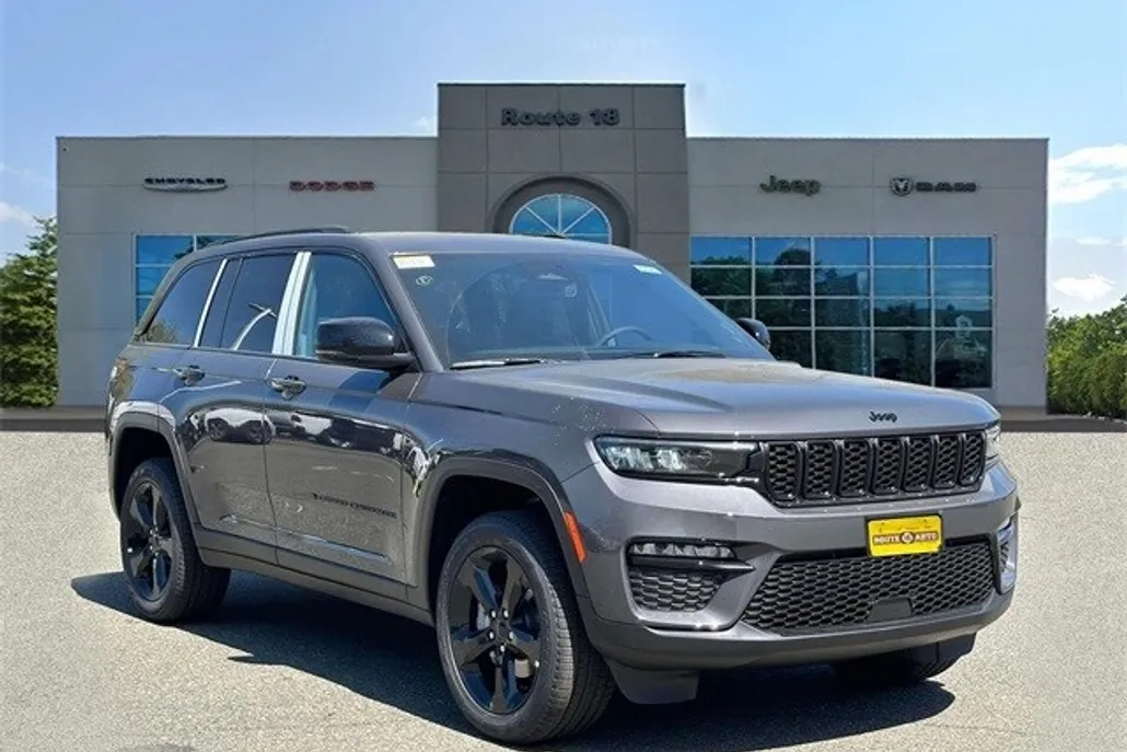 2024 Jeep Grand Cherokee Limited photo 1