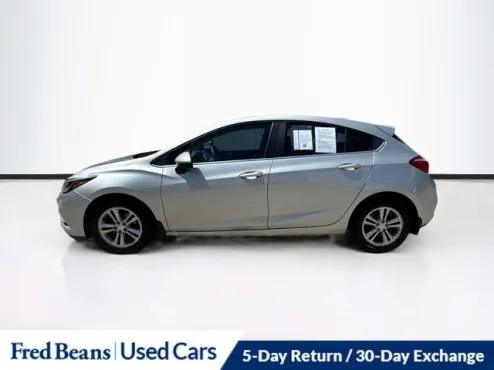 2017 Chevrolet Cruze LT photo 4