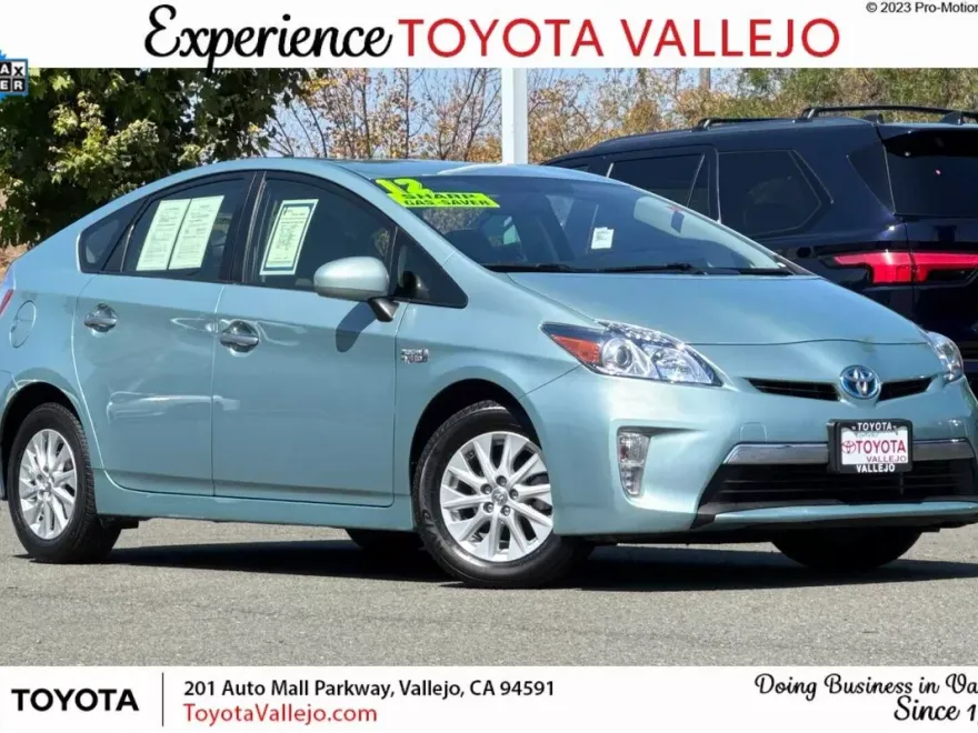 2012 Toyota Prius Base photo 1