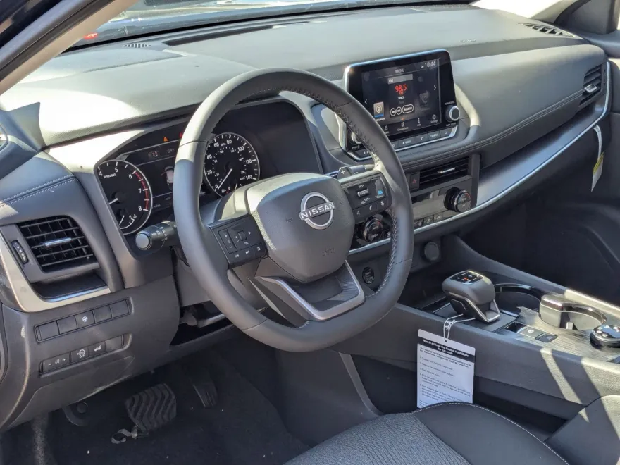 2026 Nissan Rogue SV photo 1