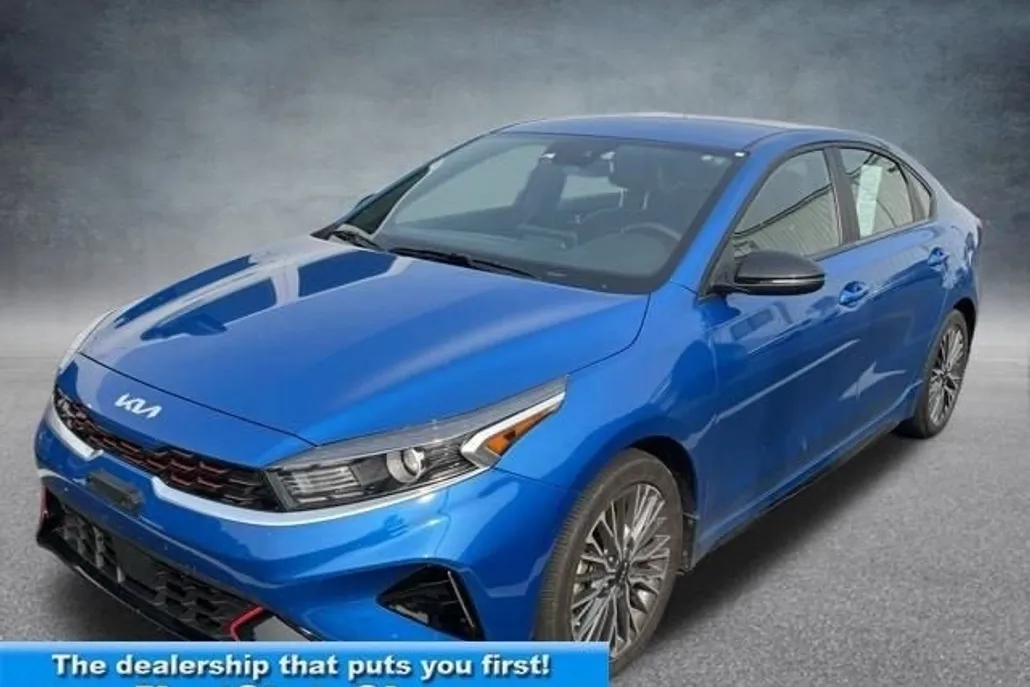 2023 Kia Forte GT-Line photo 1