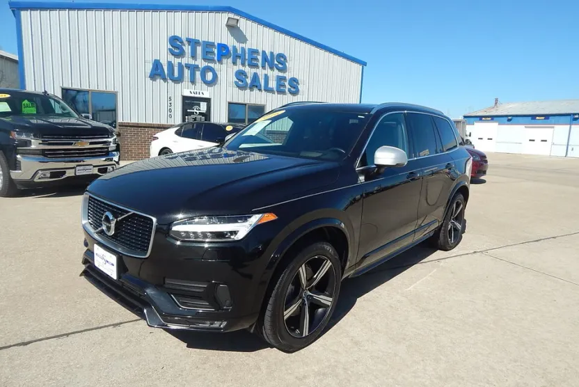 2016 Volvo XC90 T6 R-Design photo 1