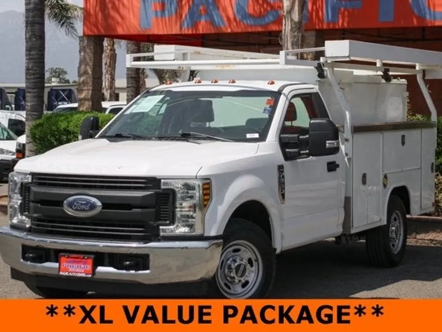 2018 Ford F-350 photo 1