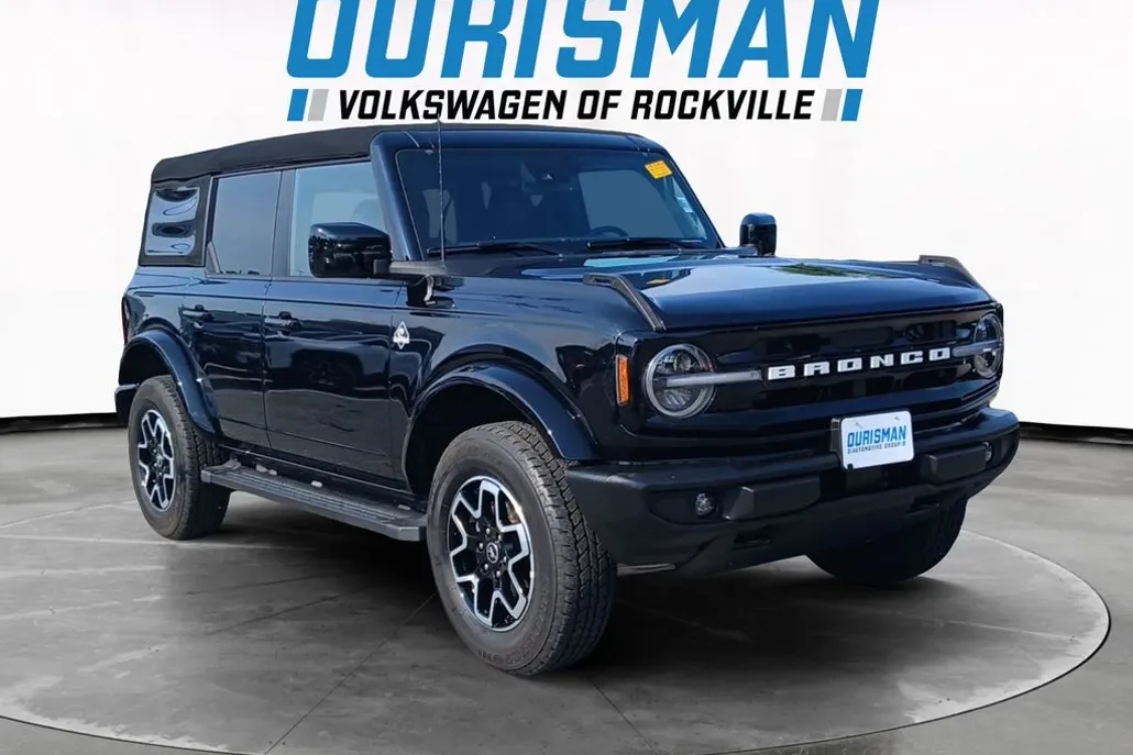 2024 Ford Bronco Outer Banks photo 1