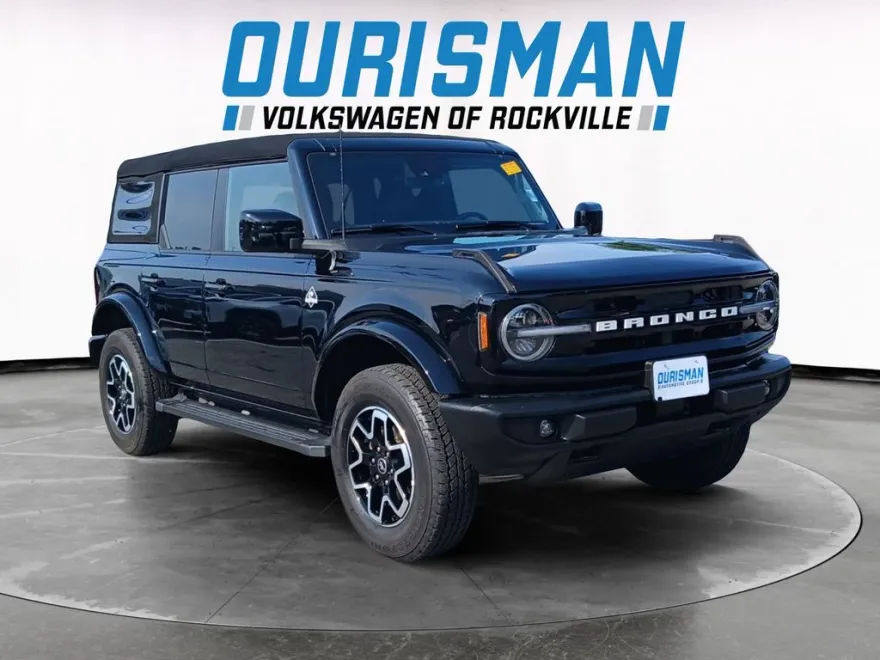 2024 Ford Bronco Outer Banks photo 1