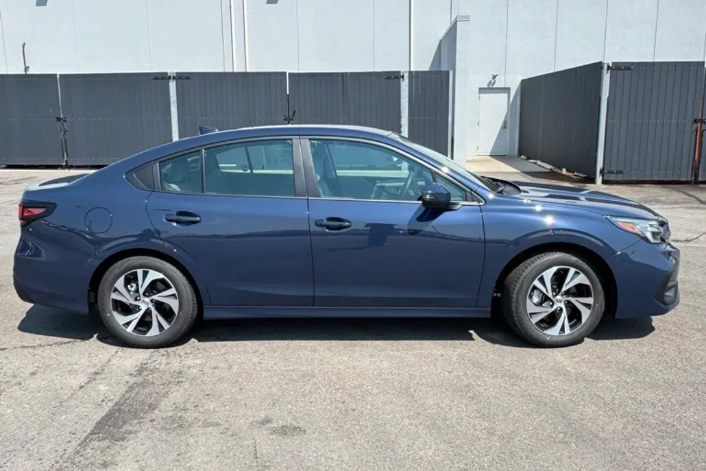 2025 Subaru Legacy Premium photo 1