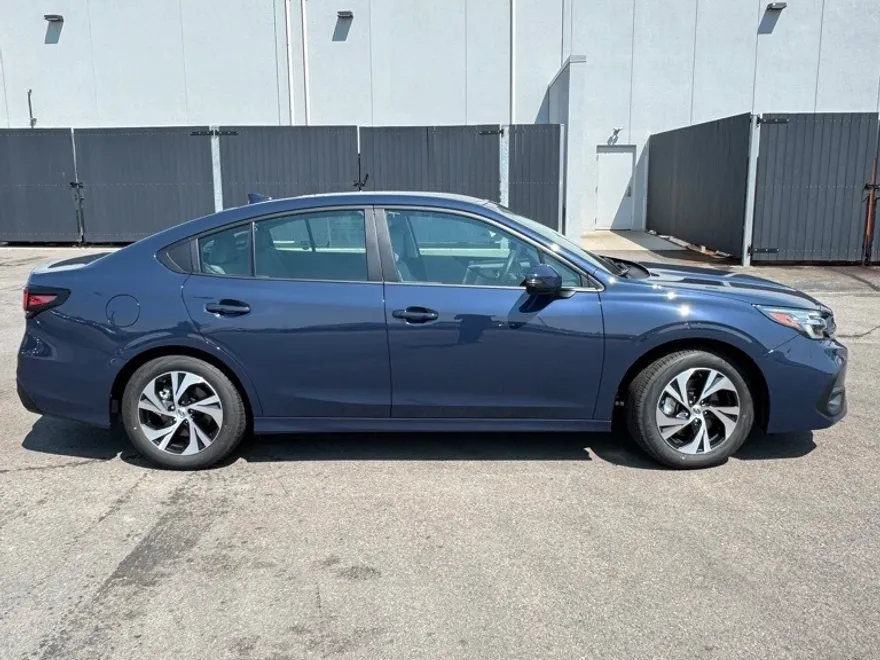 2025 Subaru Legacy Premium photo 1