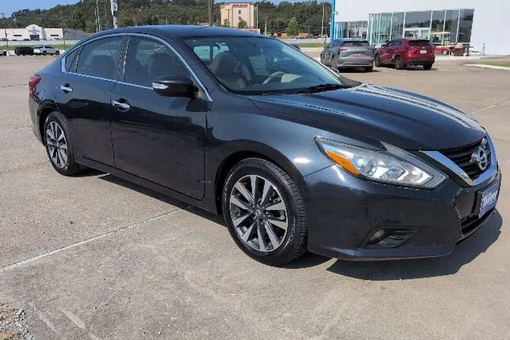 2017 Nissan Altima 2.5 SL photo 1