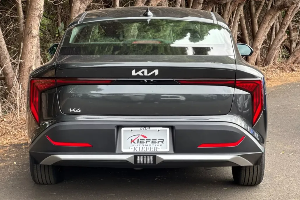 2025 Kia K4 LX photo 1
