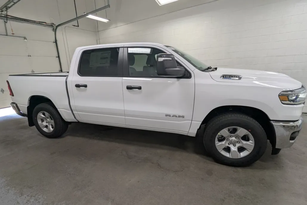2025 Ram 1500 Tradesman photo 1