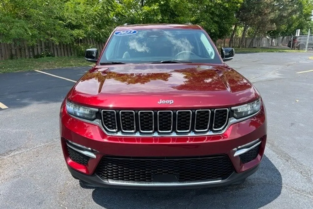 2023 Jeep Grand Cherokee Limited photo 1