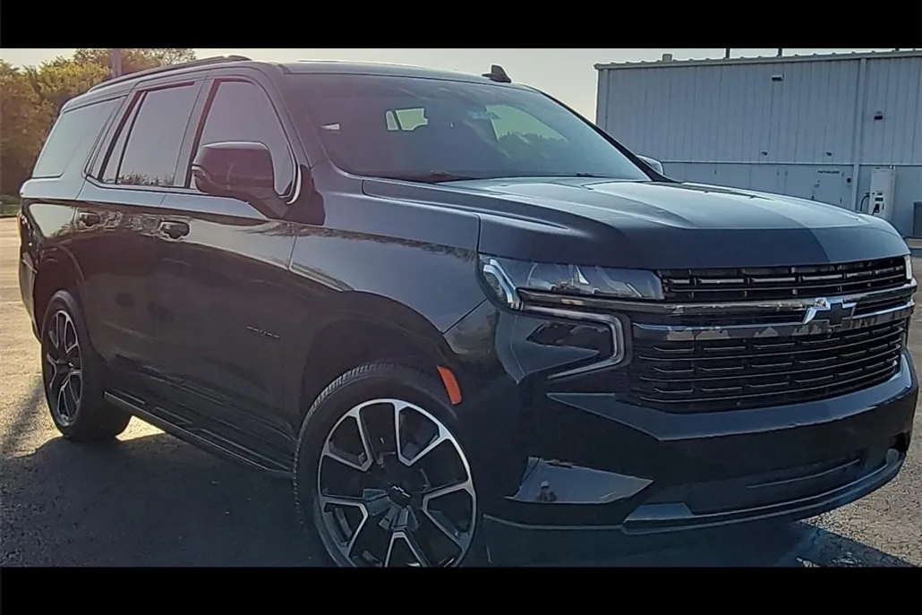 2022 Chevrolet Tahoe RST photo 1