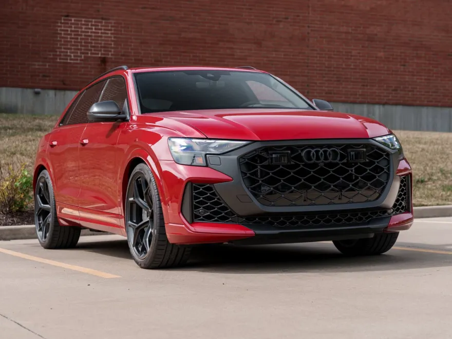 2025 Audi RS Q8 photo 1