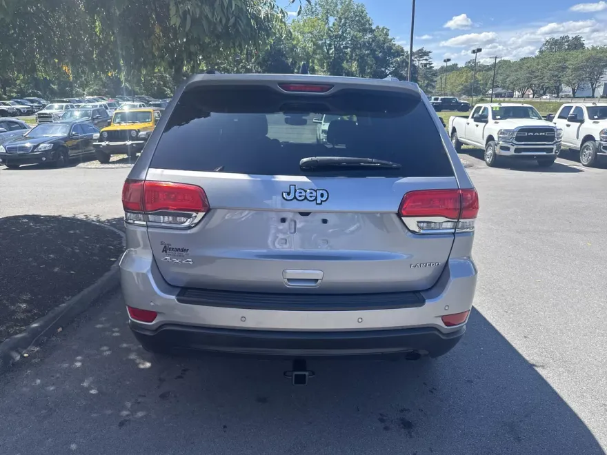 2019 Jeep Grand Cherokee Laredo E photo 1
