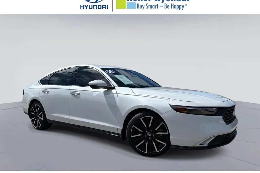 2023 Honda Accord Hybrid Touring photo 1