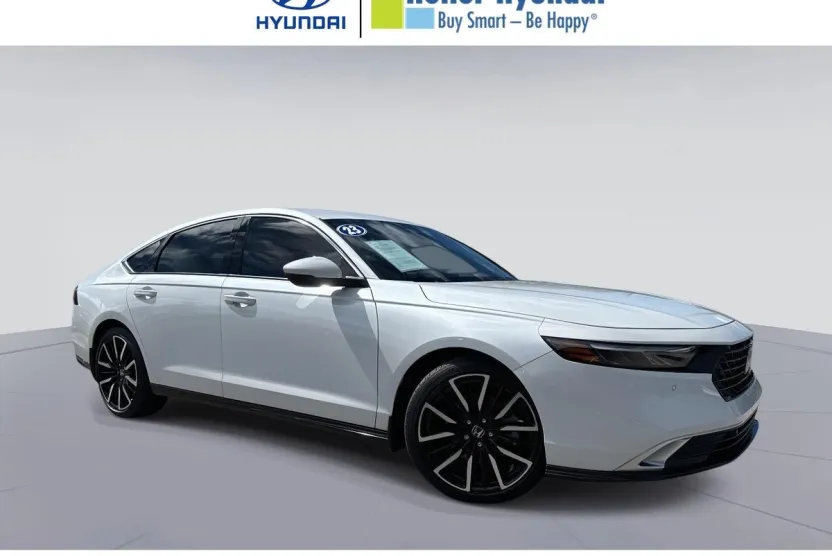 2023 Honda Accord Hybrid Touring photo 1