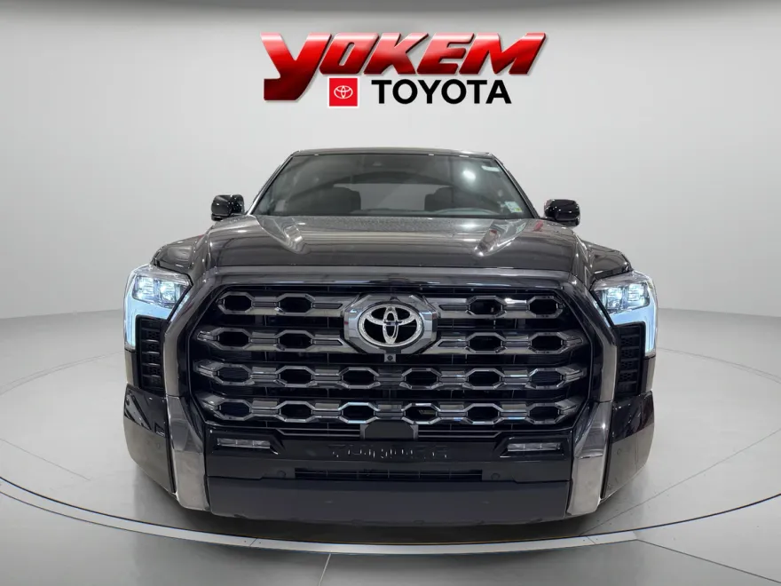 2025 Toyota Tundra Platinum CrewMax photo 1