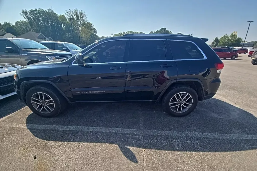 2020 Jeep Grand Cherokee Laredo E photo 1