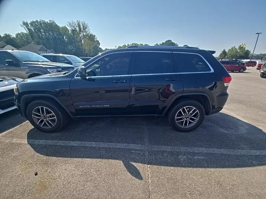 2020 Jeep Grand Cherokee Laredo E photo 1