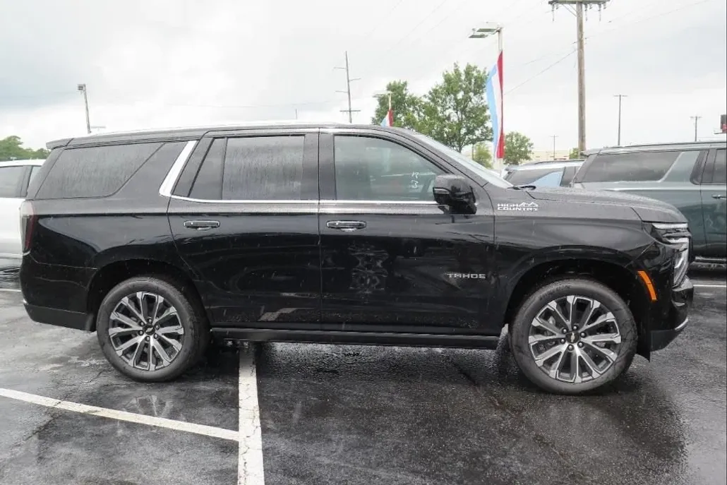 2025 Chevrolet Tahoe High Country photo 1
